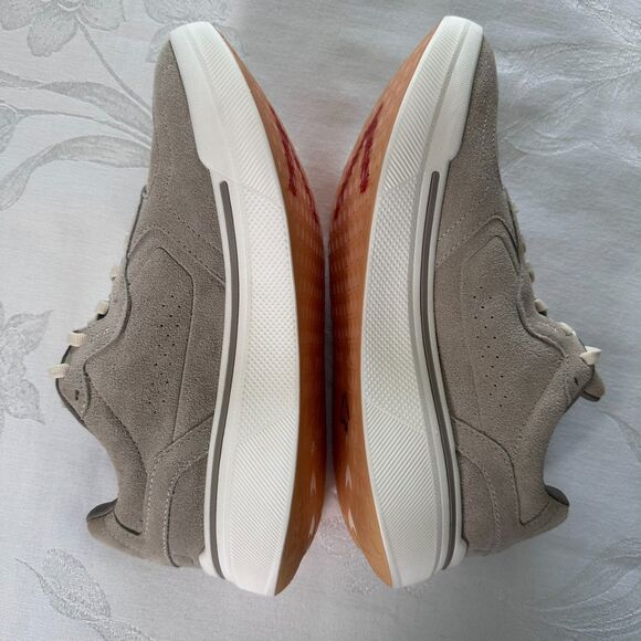 AHNU Sequence‎ 1.1 Suede Low Women's Size (9.5) Oatmeal Comfort Sneaker New - Picture 8 of 10